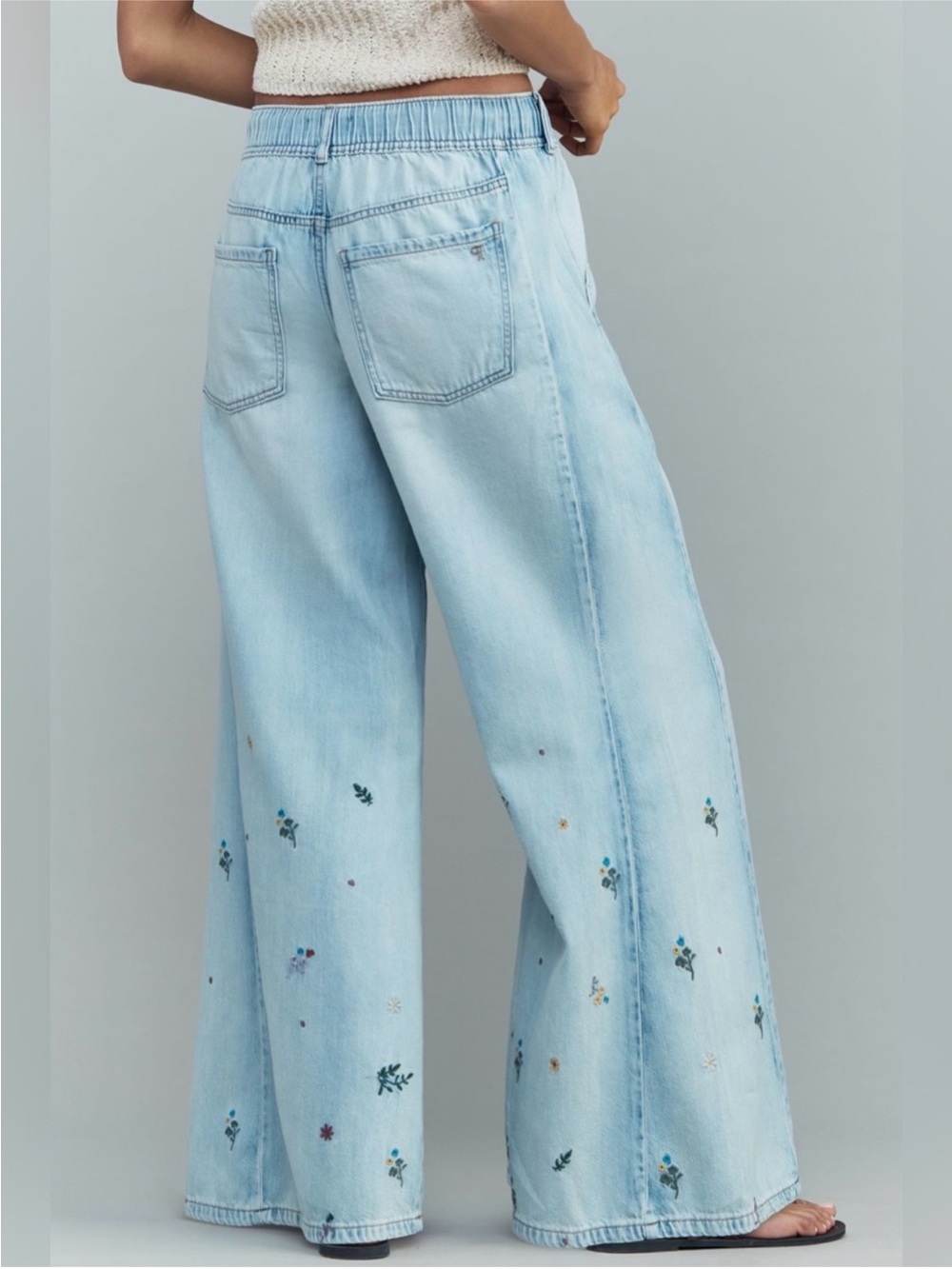 Anthropologie Pilcro Adi Mid-Rise Flare Ditsy Jeans, Size S - Picture 2 of 13